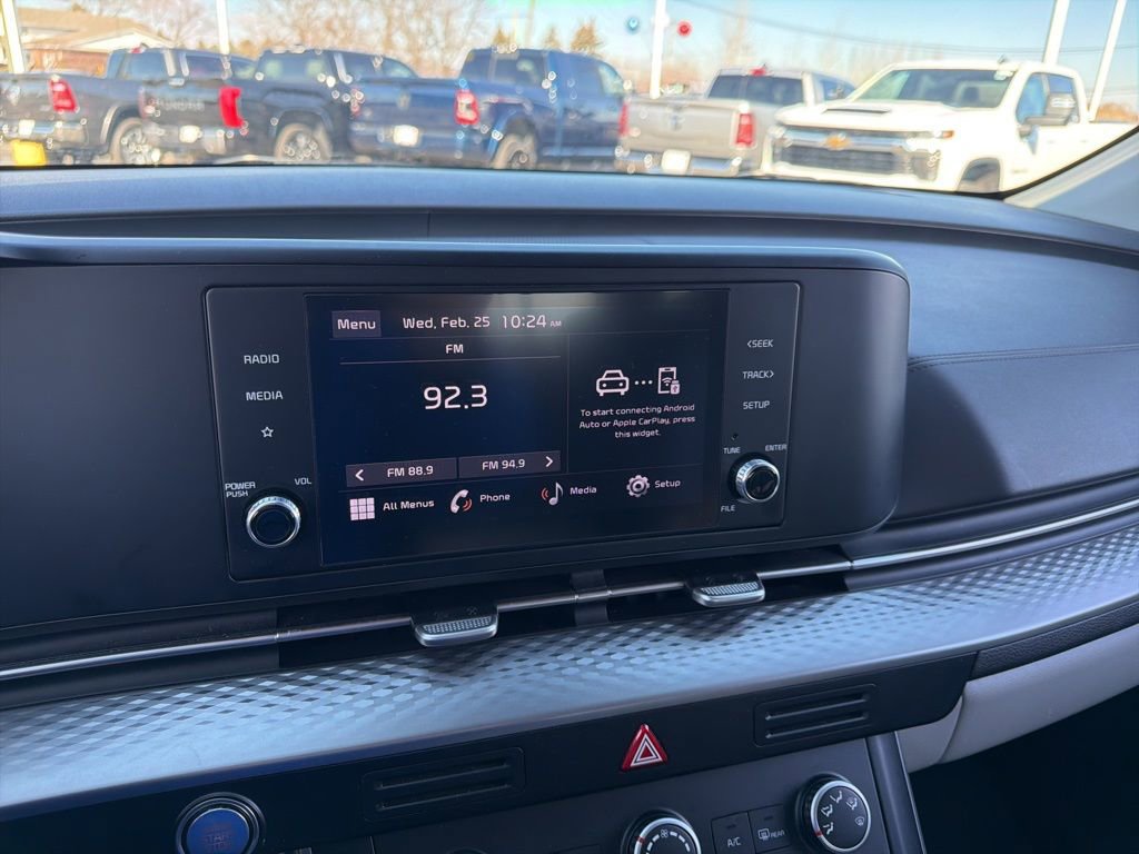 Used 2024 Kia Carnival LX image 13