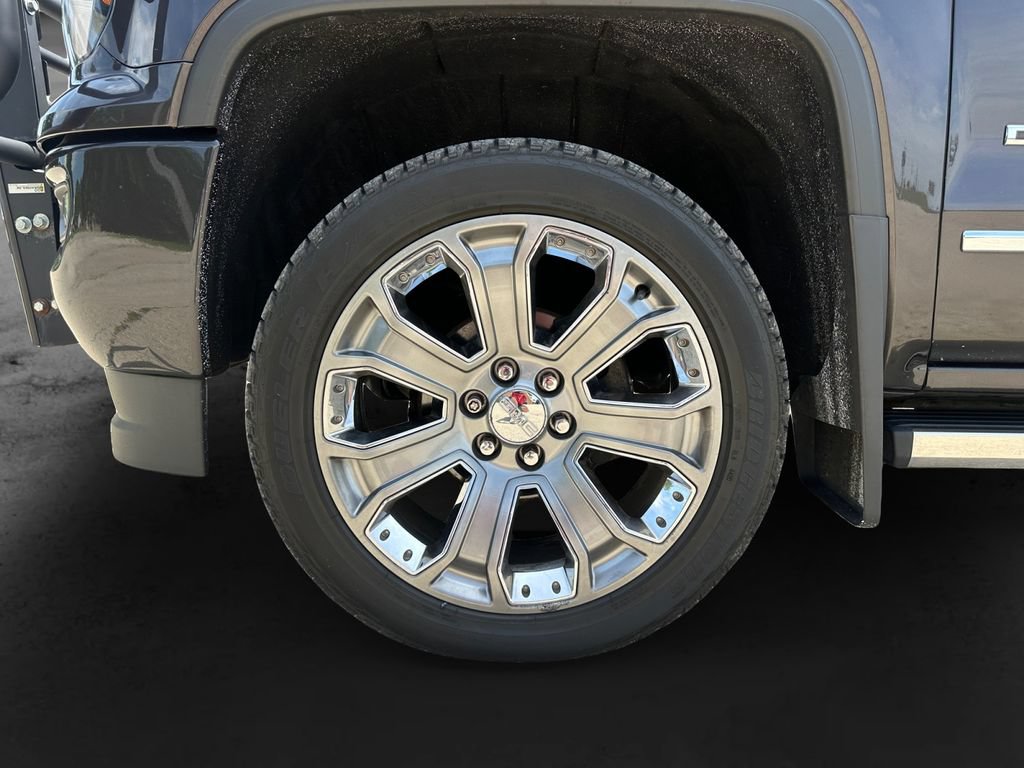 Used 2016 GMC Sierra 1500 Denali w/ Denali Ultimate Package AWD/4WD image 11