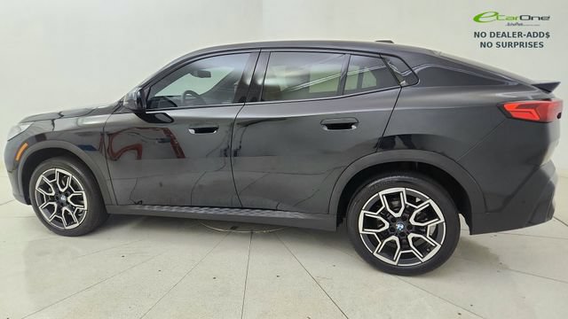 Used 2025 BMW X2 xDrive28i w/ Premium Package AWD/4WD image 4