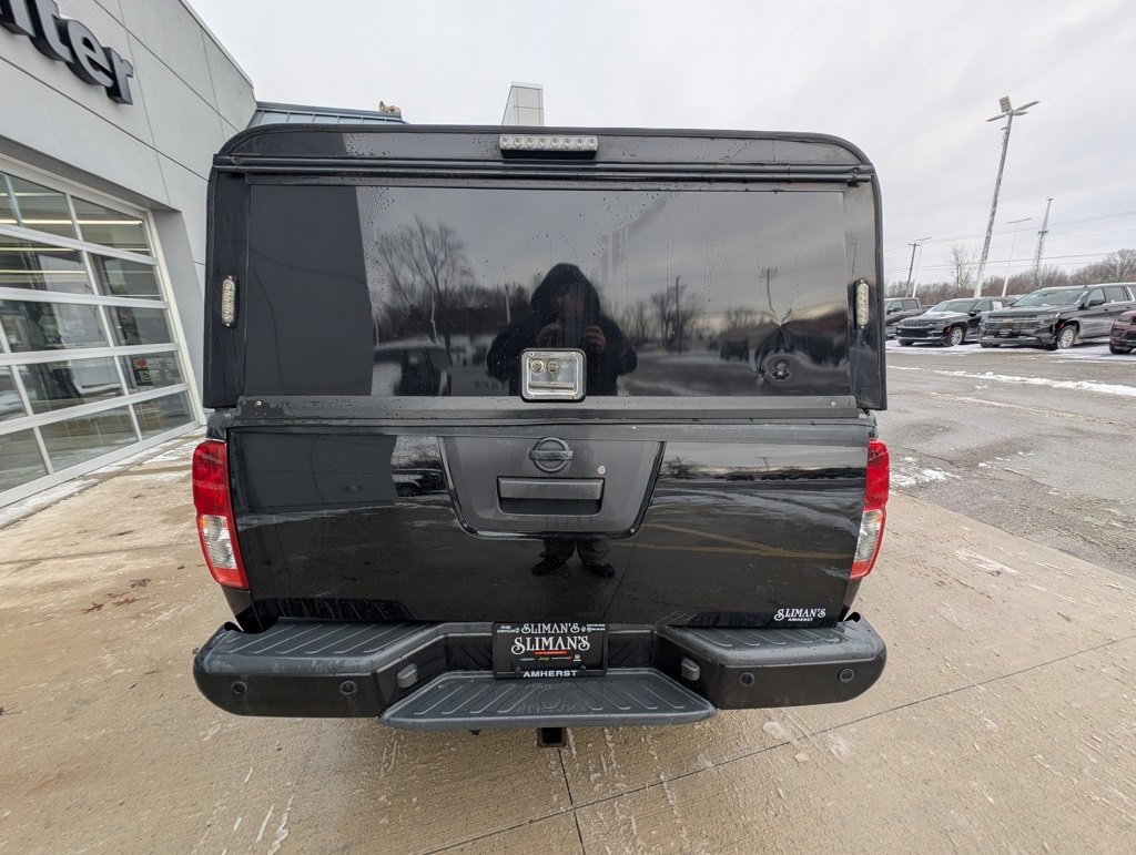 Used 2021 Nissan Frontier SV w/ Midnight Edition Floor Mats image 10