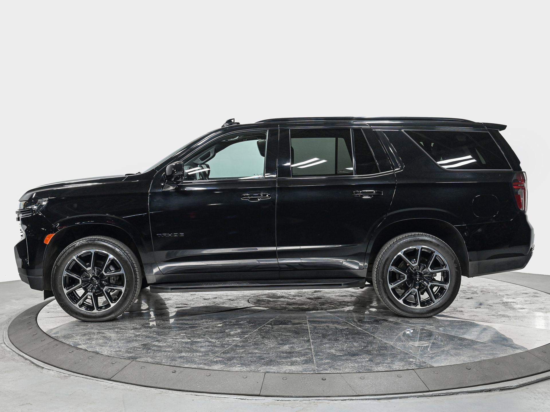 Used 2023 Chevrolet Tahoe RST w/ Luxury Package image 2