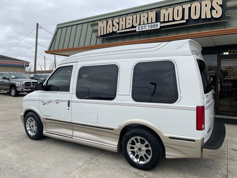 Used 2004 GMC Safari Conversion image 15