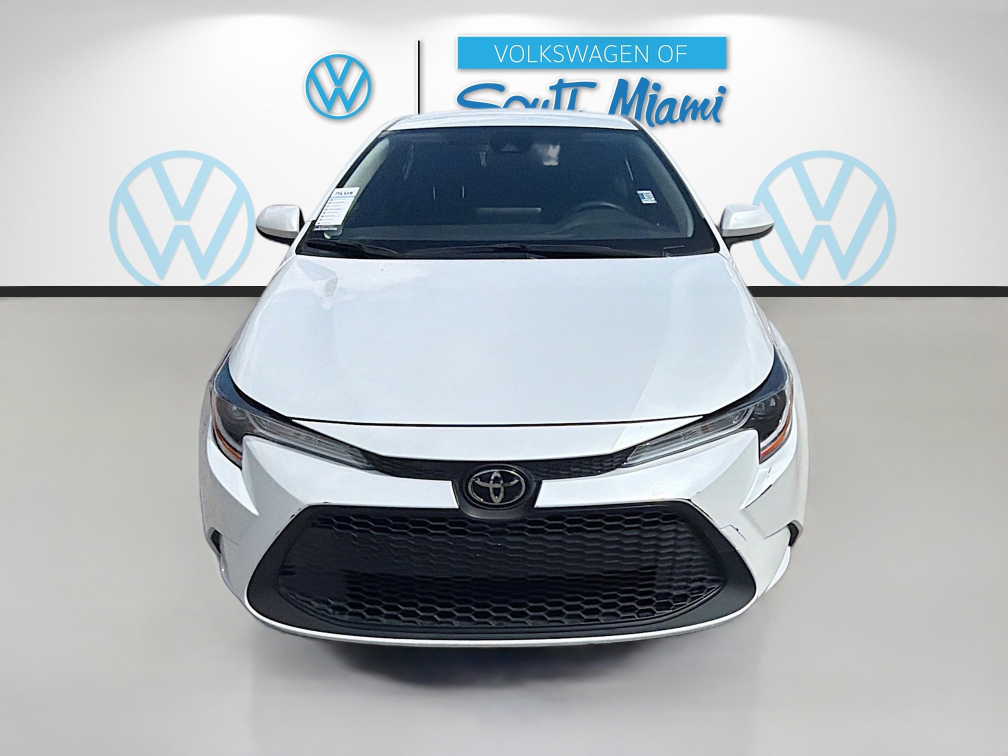 Used 2022 Toyota Corolla LE image 2