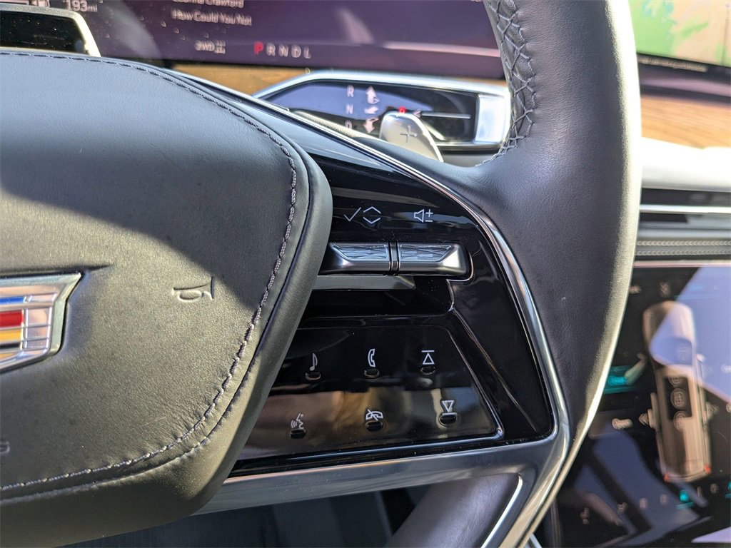 Certified 2025 Cadillac Escalade Premium Luxury Platinum image 18