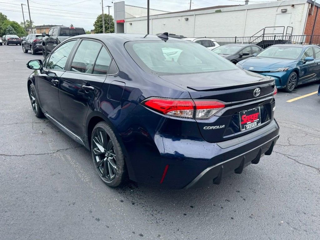 Used 2023 Toyota Corolla SE w/ SE Premium Package FWD image 6