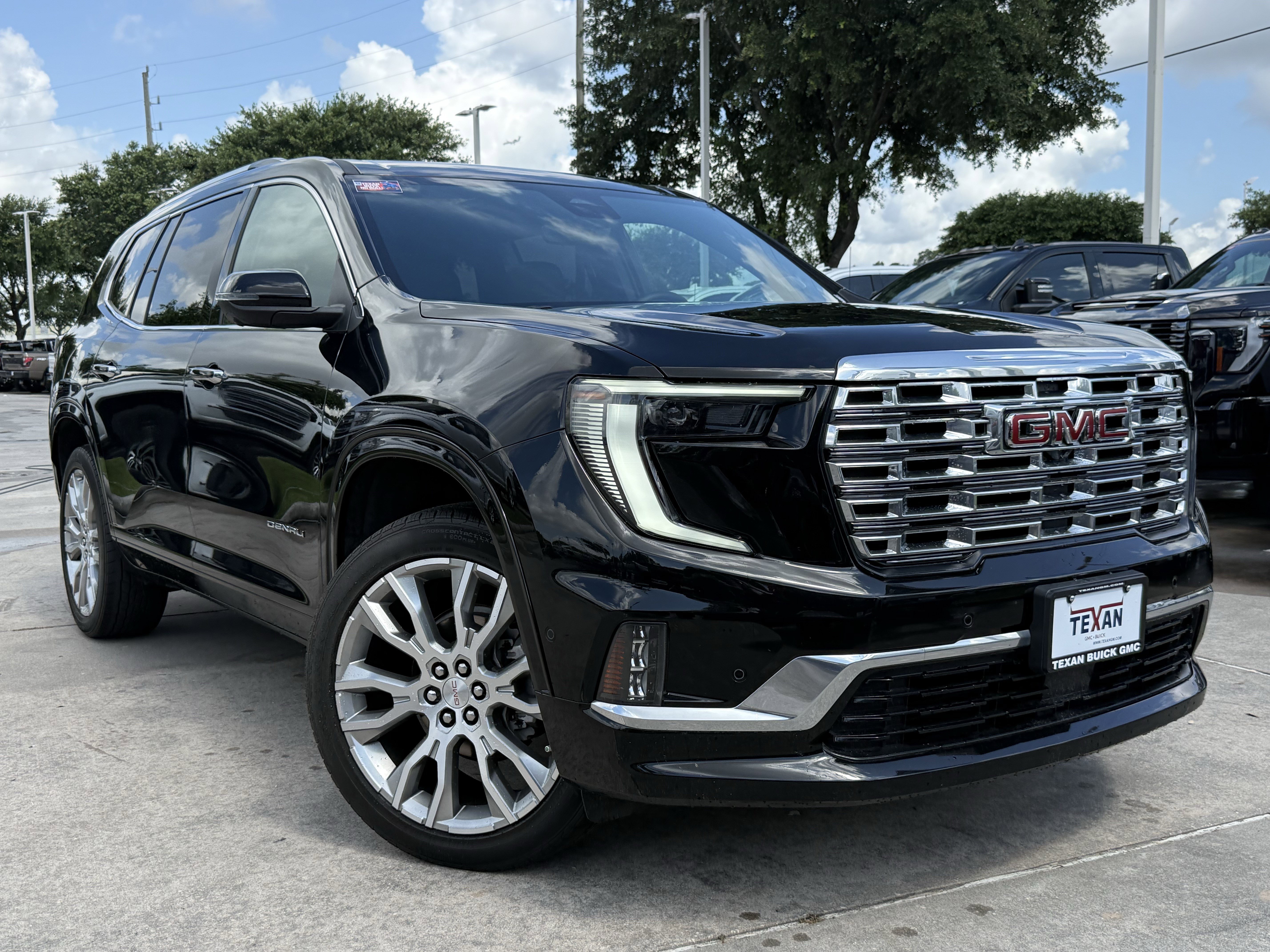 Used 2024 GMC Acadia Denali w/ Super Cruise Package AWD/4WD image 2