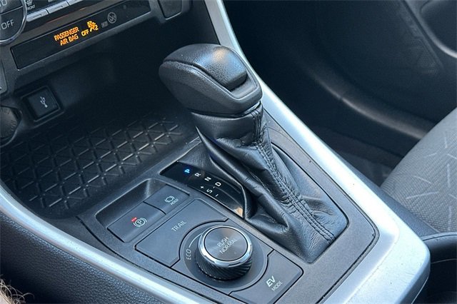 Used 2021 Toyota RAV4 XLE image 21