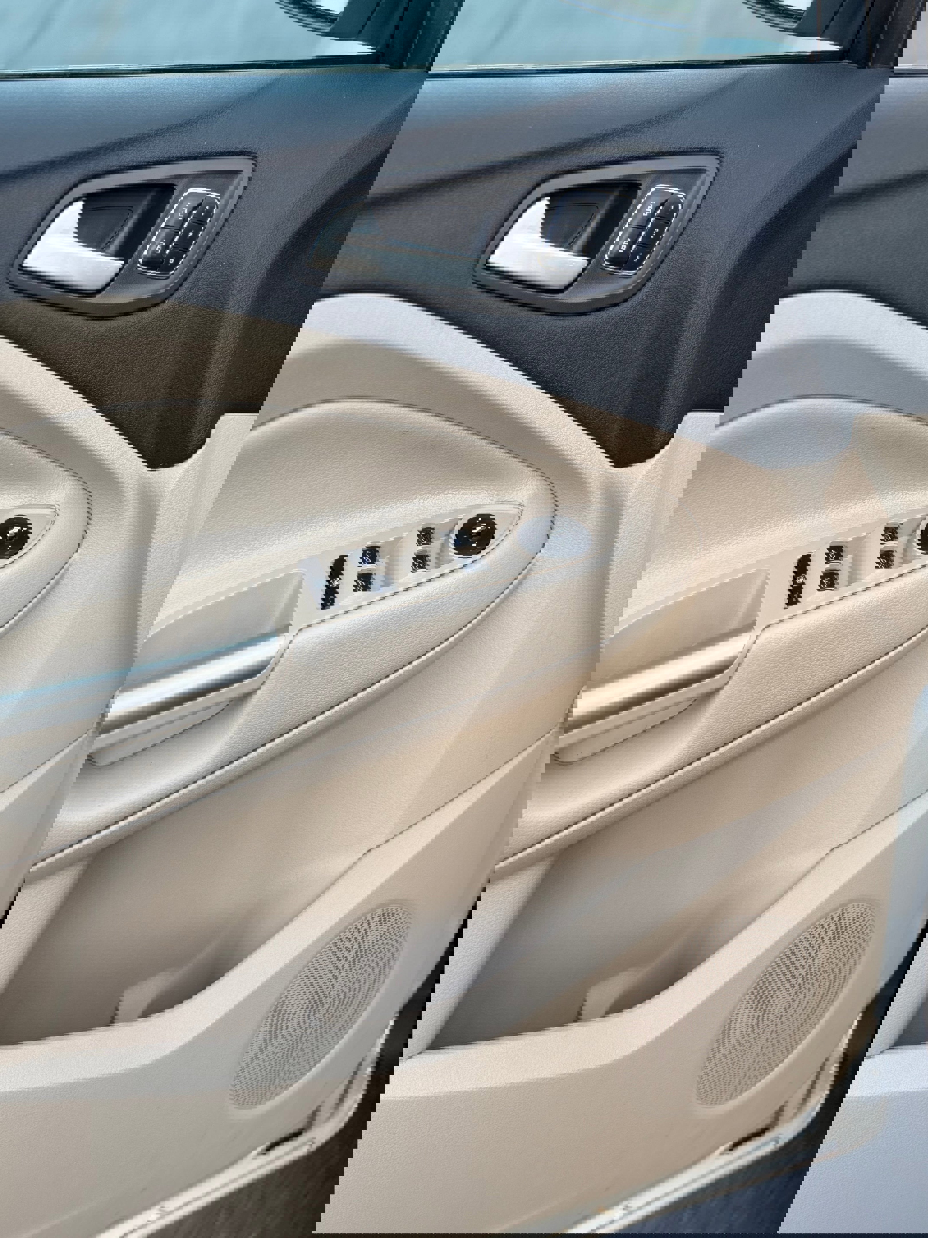 Used 2013 Ford Escape SEL image 12