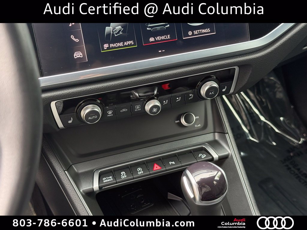 Certified 2022 Audi Q3 2.0T Premium Plus w/ Premium Plus Package AWD/4WD image 35