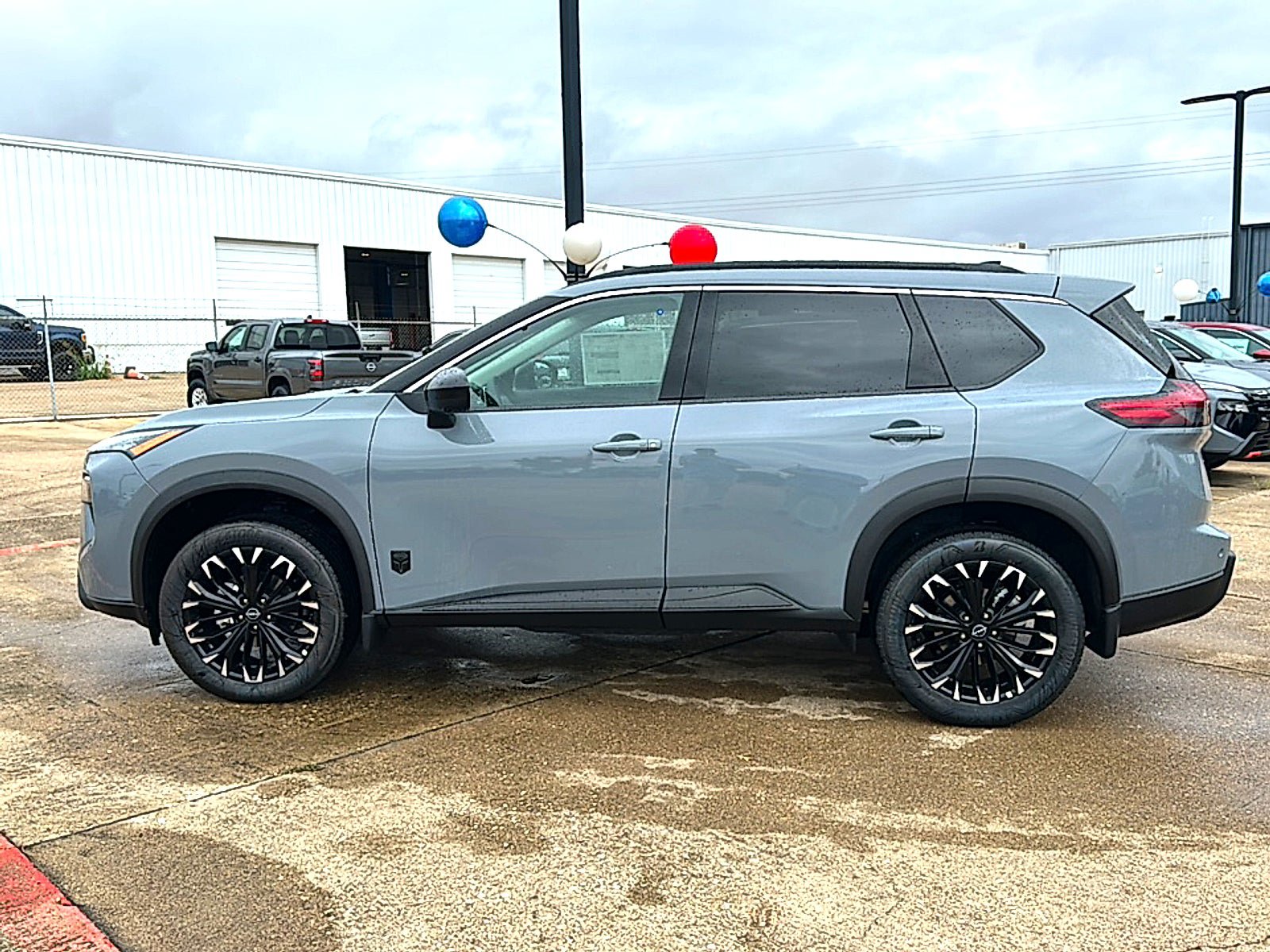 New 2026 Nissan Rogue Dark Armor FWD image 5