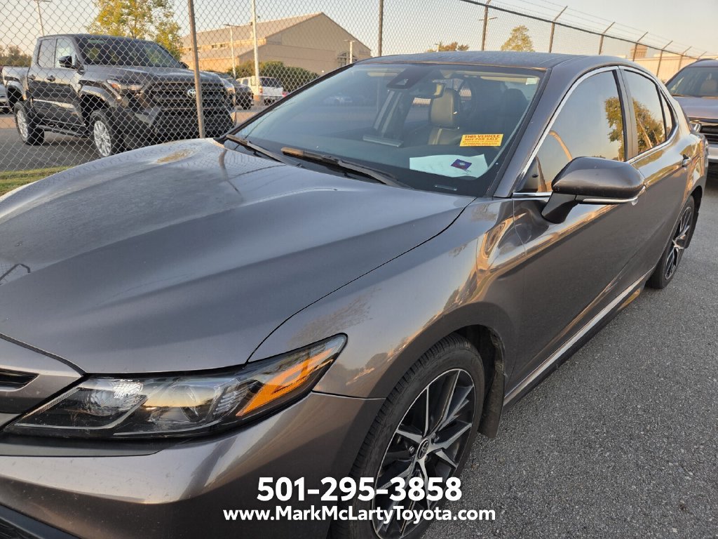 Used 2022 Toyota Camry SE FWD image 9
