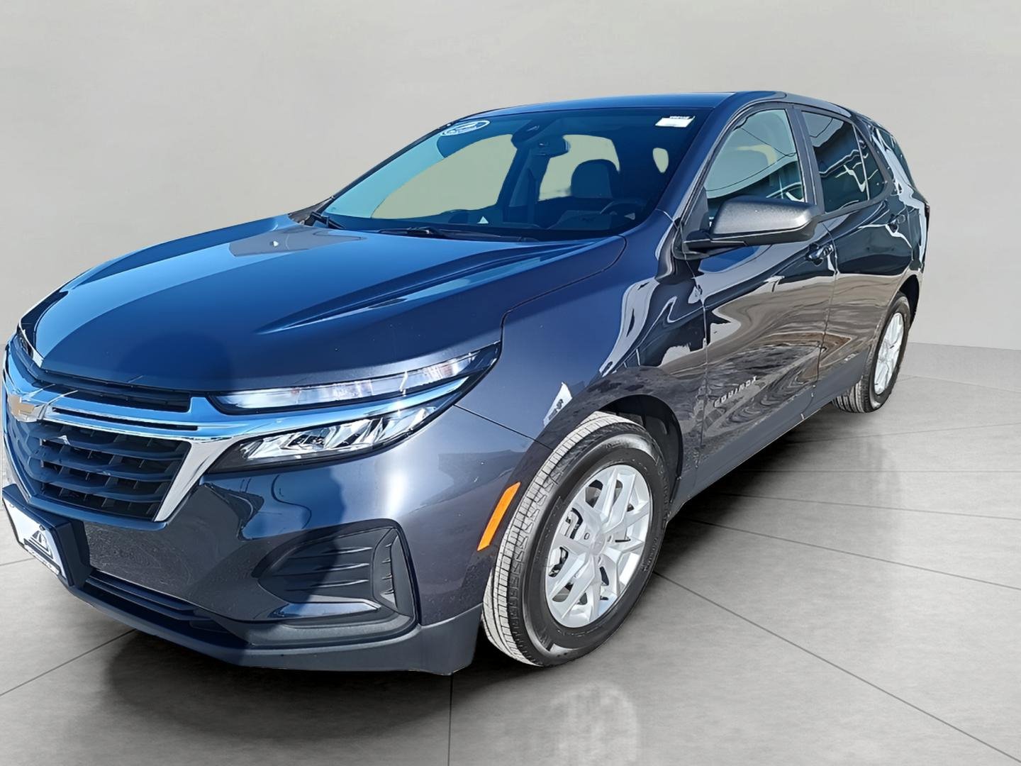 Used 2022 Chevrolet Equinox LS w/ LS Convenience Package image 4