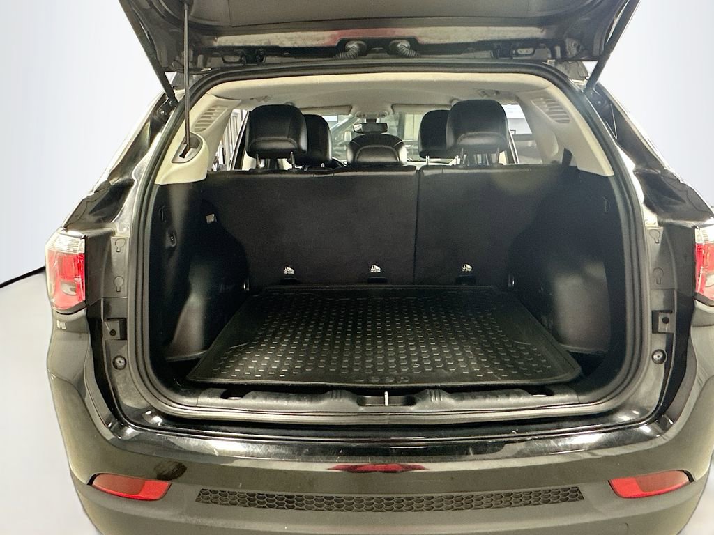 Used 2018 Jeep Compass Limited image 27