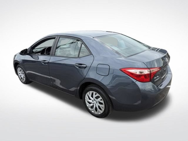 Used 2017 Toyota Corolla LE w/ Carpet Mat Package (TMS) FWD image 5
