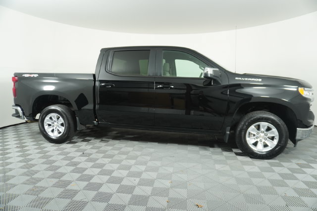Used 2025 Chevrolet Silverado 1500 LT AWD/4WD image 8
