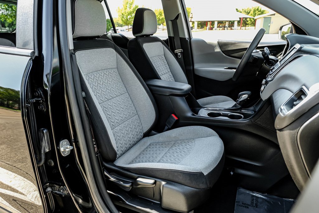 Used 2022 Chevrolet Equinox LS image 36