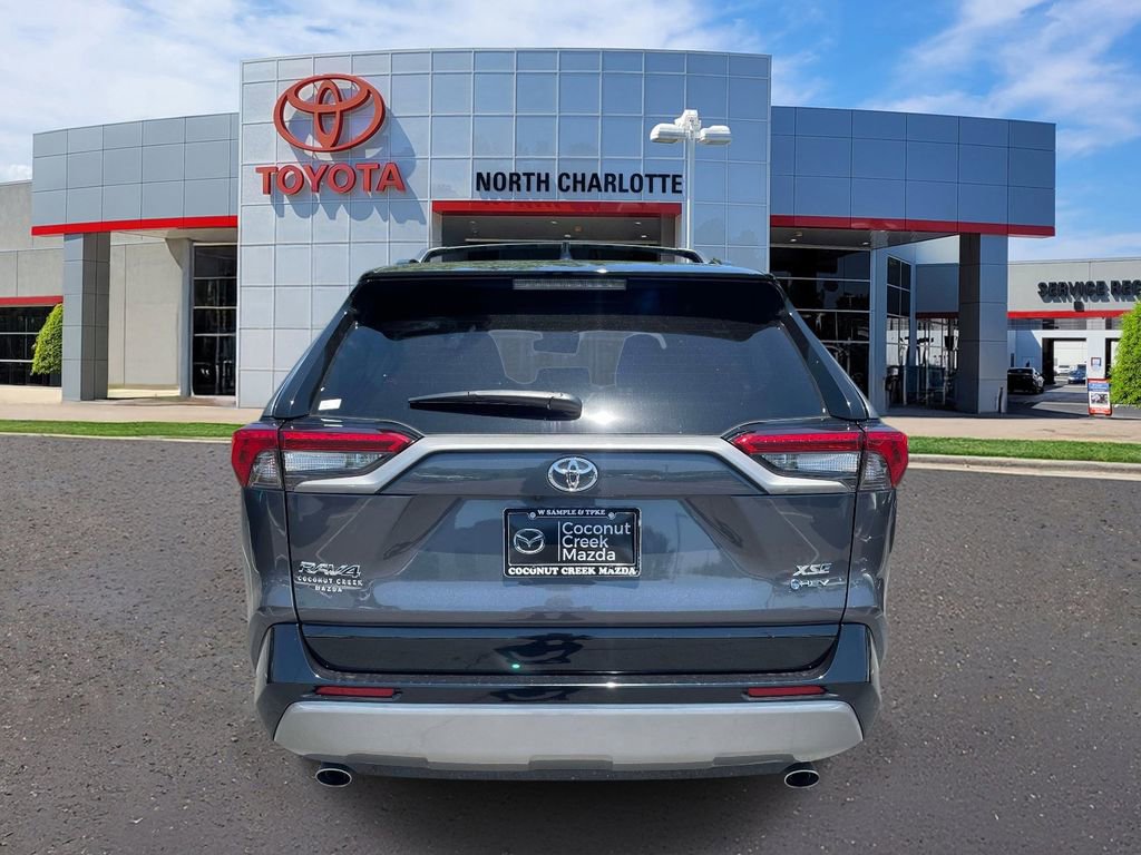 Used 2025 Toyota RAV4 XSE w/ Weather Package AWD/4WD image 7