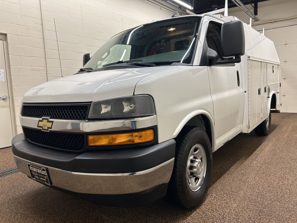 Used 2019 Chevrolet Express 3500 w/ Power Convenience Package image 5