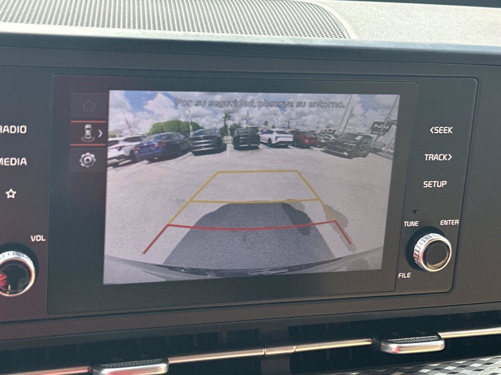 Used 2024 Kia Carnival LX FWD image 16