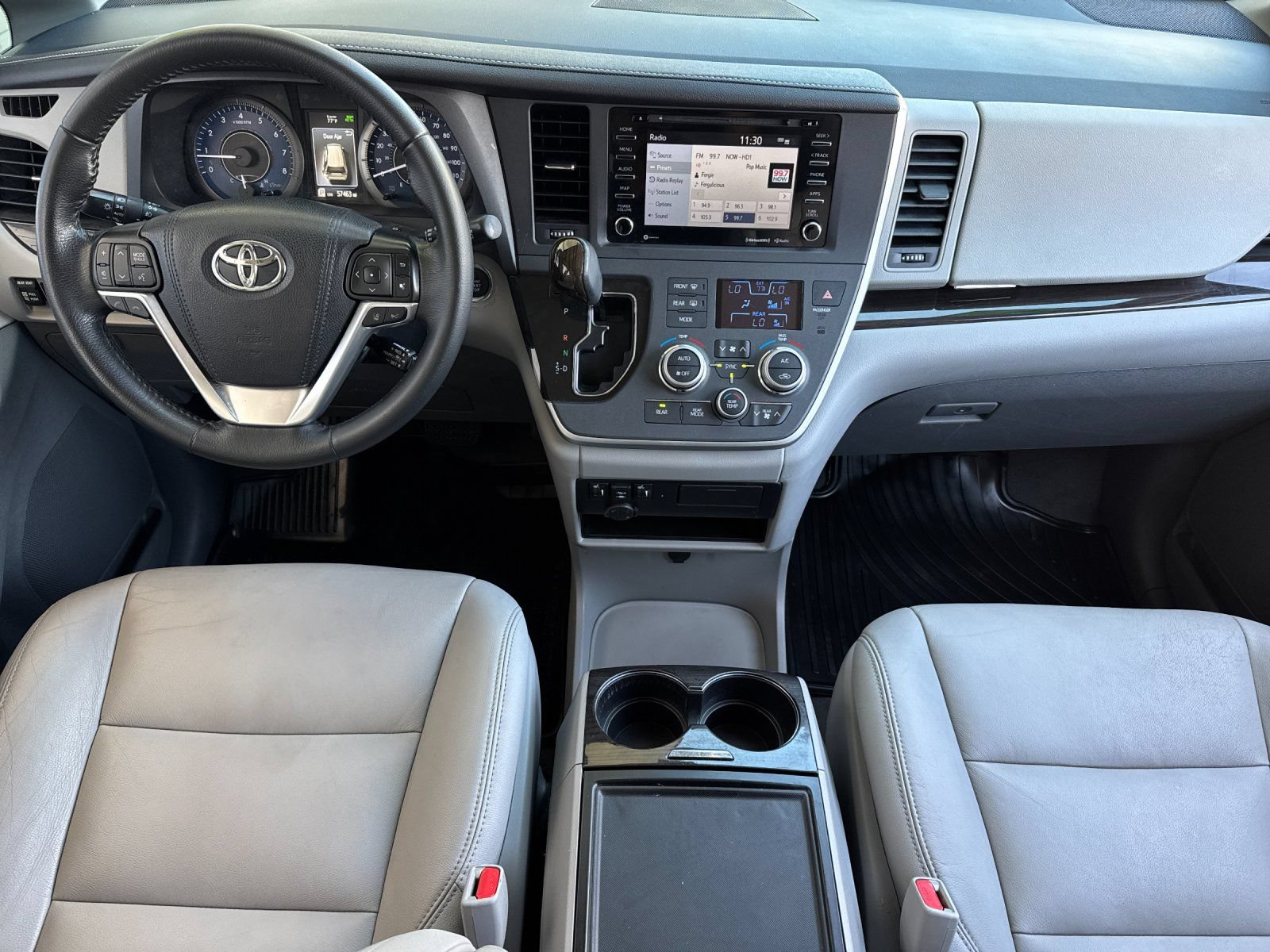 Used 2020 Toyota Sienna XLE w/ XLE Navigation Package FWD image 13