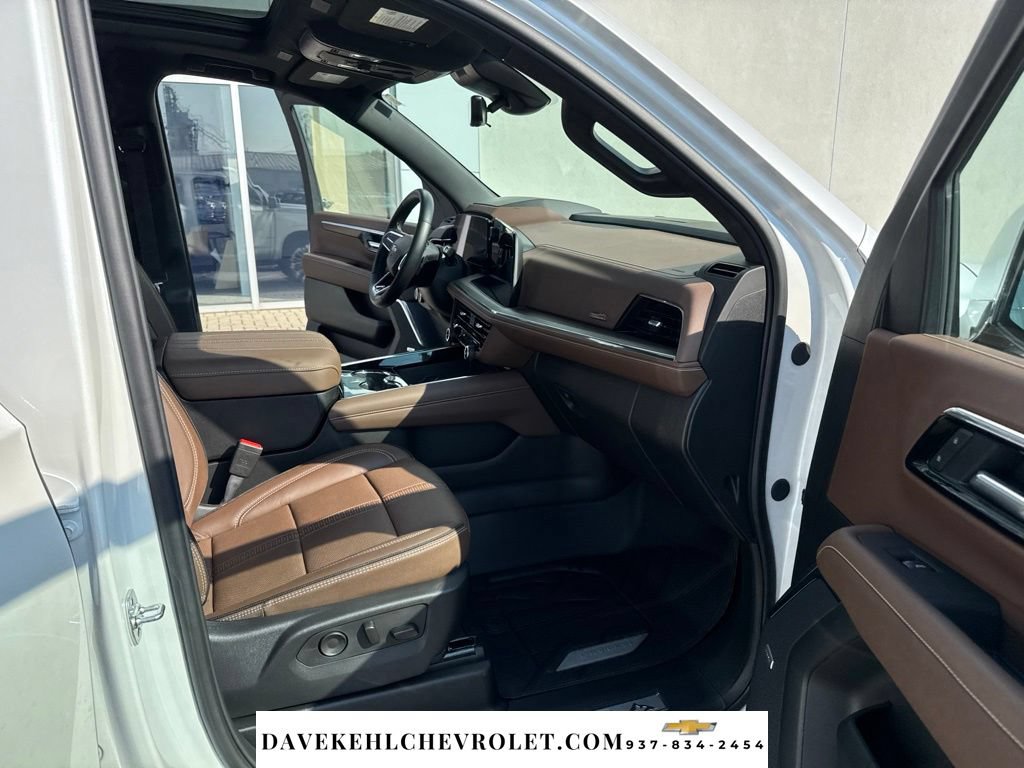 Used 2025 Chevrolet Suburban High Country AWD/4WD image 27