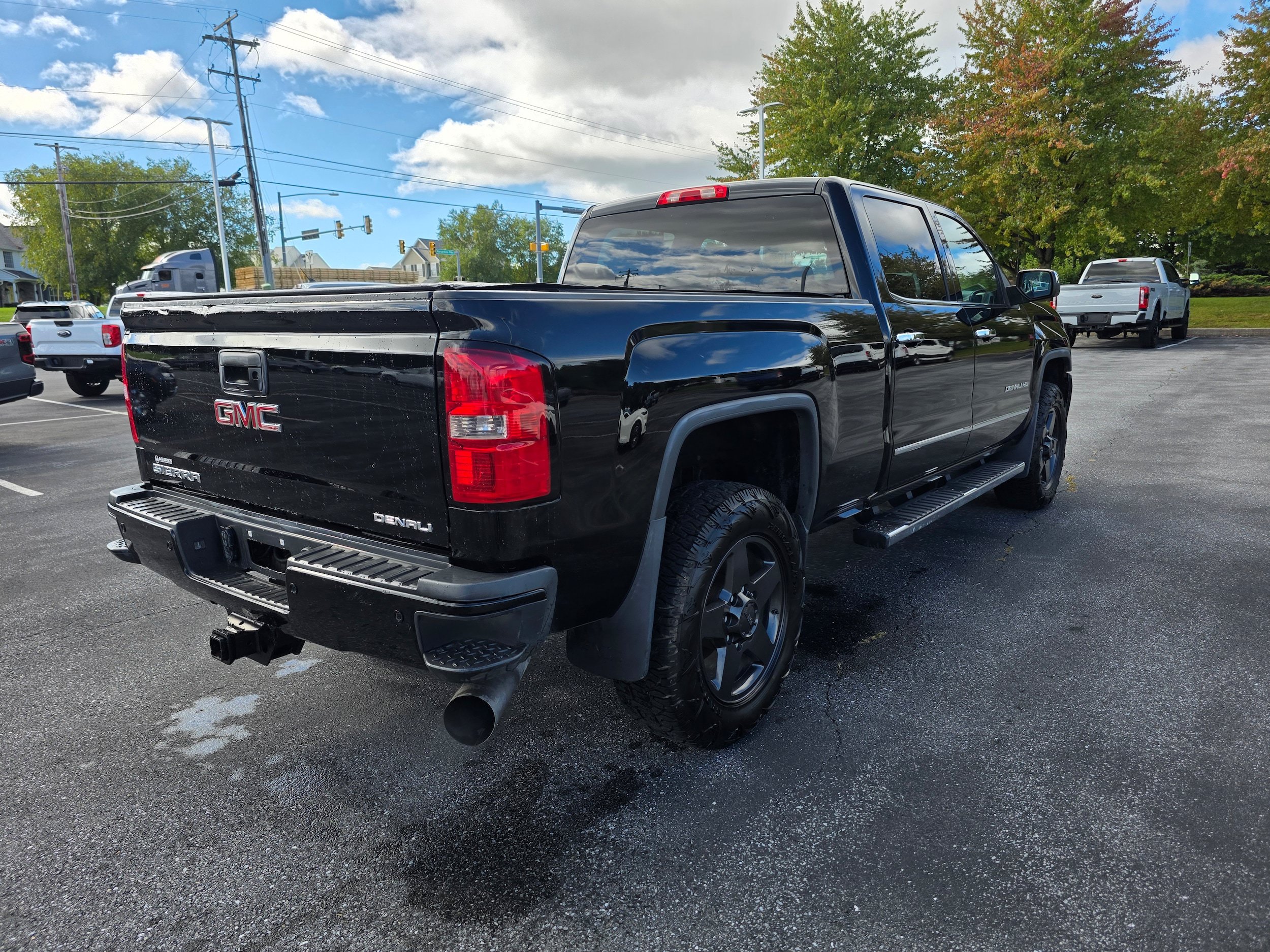 Used 2015 GMC Sierra 2500 Denali w/ Duramax Plus Package AWD/4WD image 5