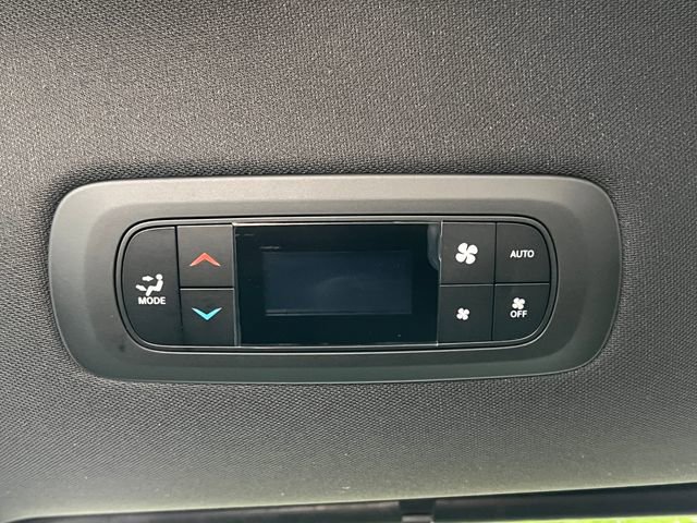 New 2027 Chrysler Pacifica Select AWD/4WD image 31