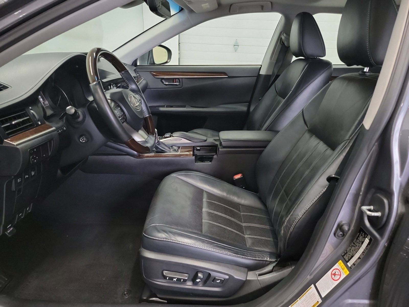 Used 2017 Lexus ES 350 w/ Luxury Package FWD image 12