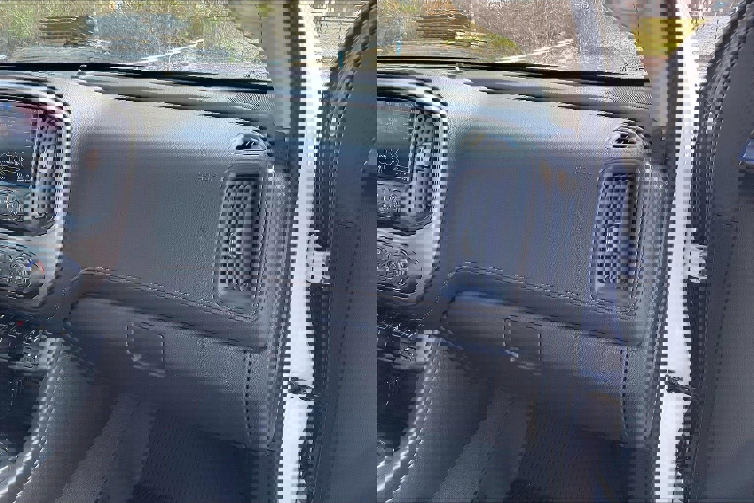 Used 2021 GMC Canyon AT4 w/ Trailering Package image 17