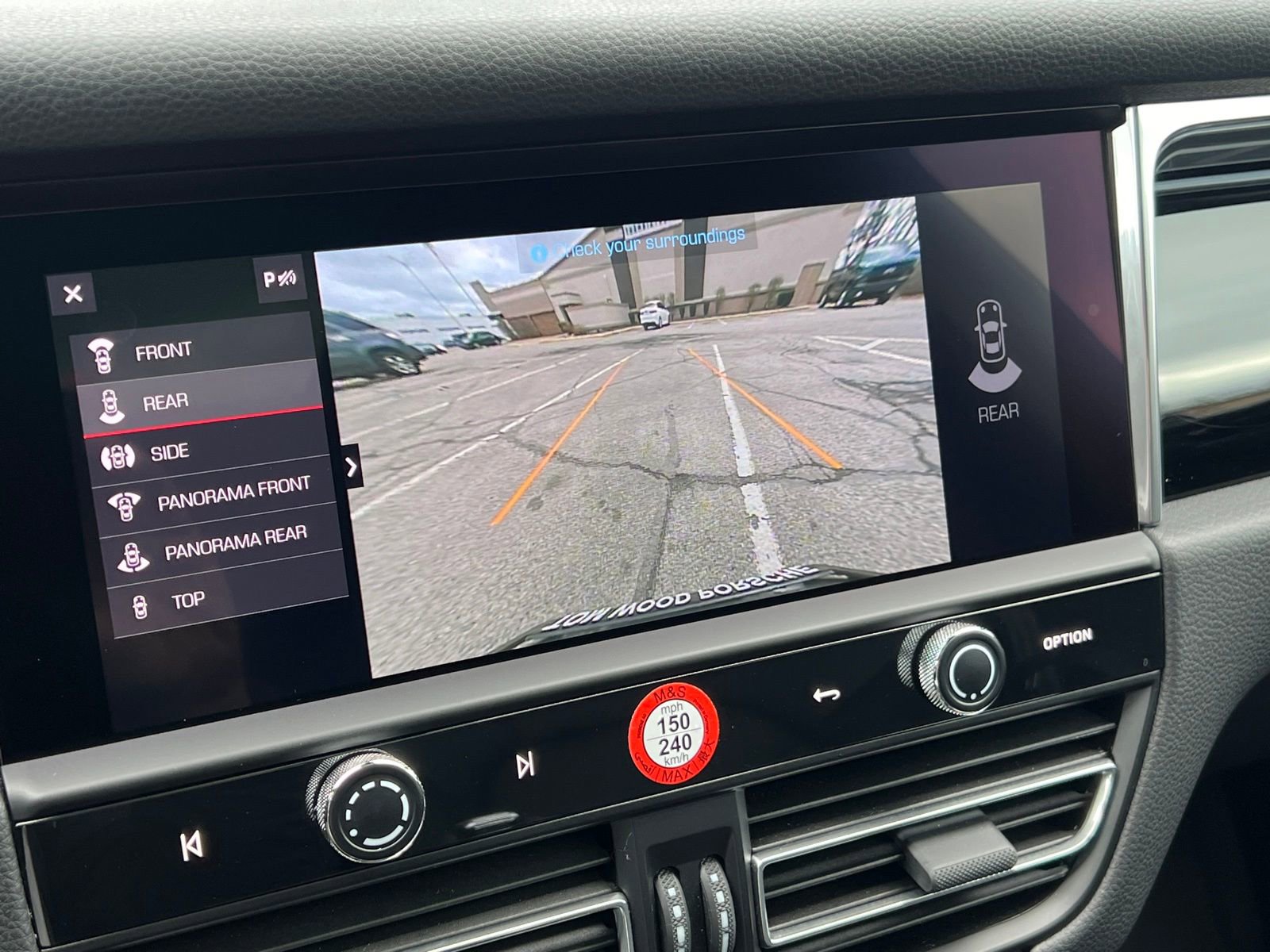 Certified 2025 Porsche Macan image 28