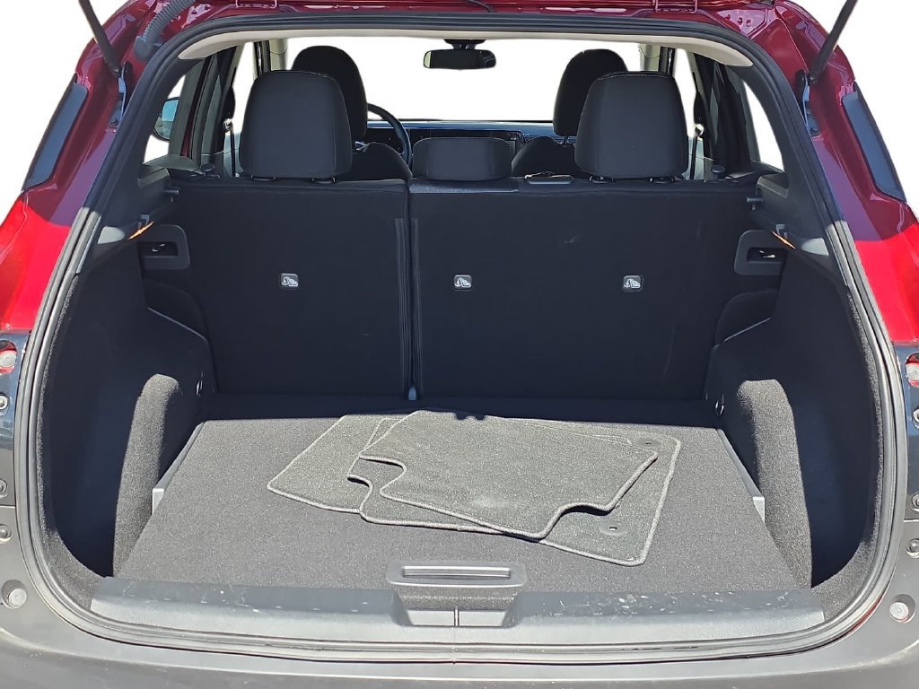 Used 2025 Nissan Kicks SV FWD image 30
