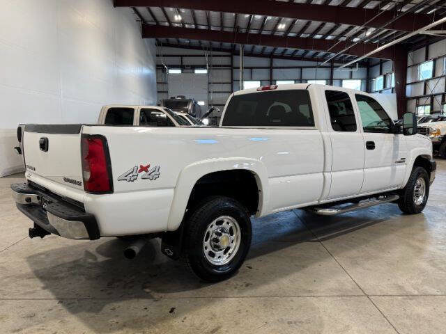 Used 2004 Chevrolet Silverado 2500 LS w/ Heavy-Duty Power Package AWD/4WD image 8