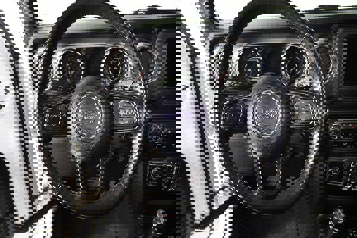 Used 2020 Jeep Wrangler Unlimited Sport image 39