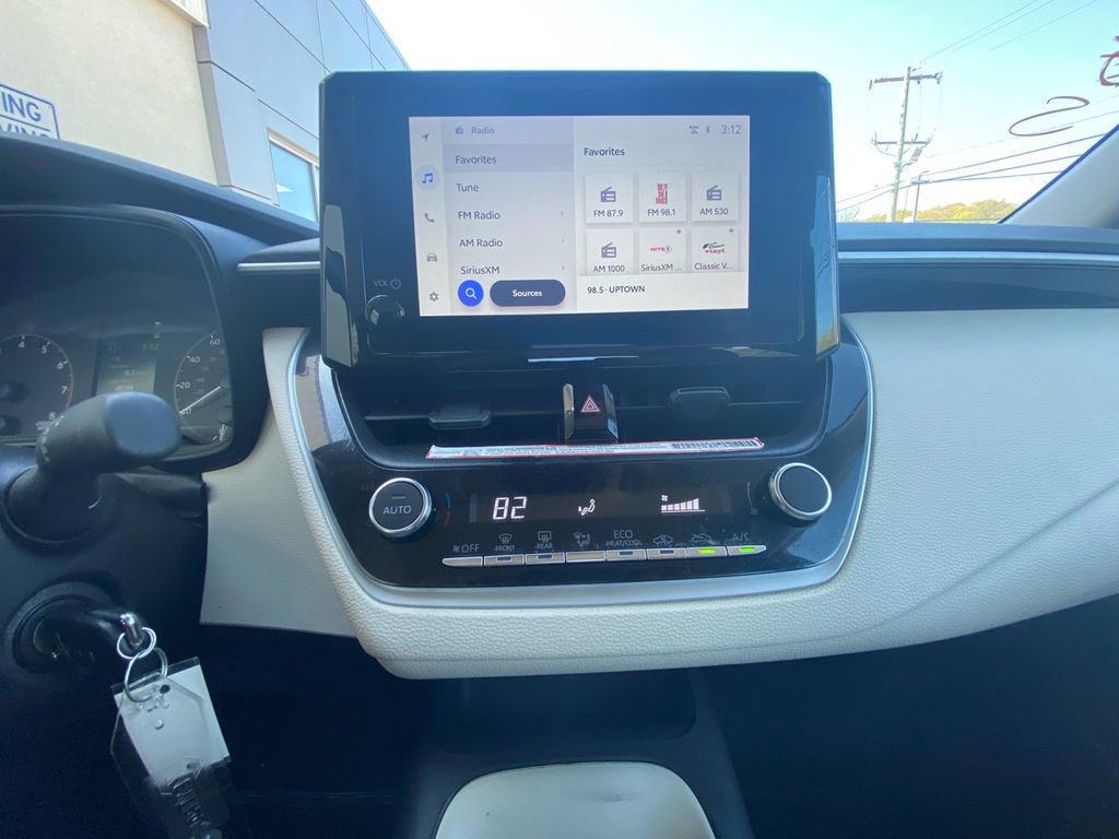 Used 2025 Toyota Corolla LE FWD image 15