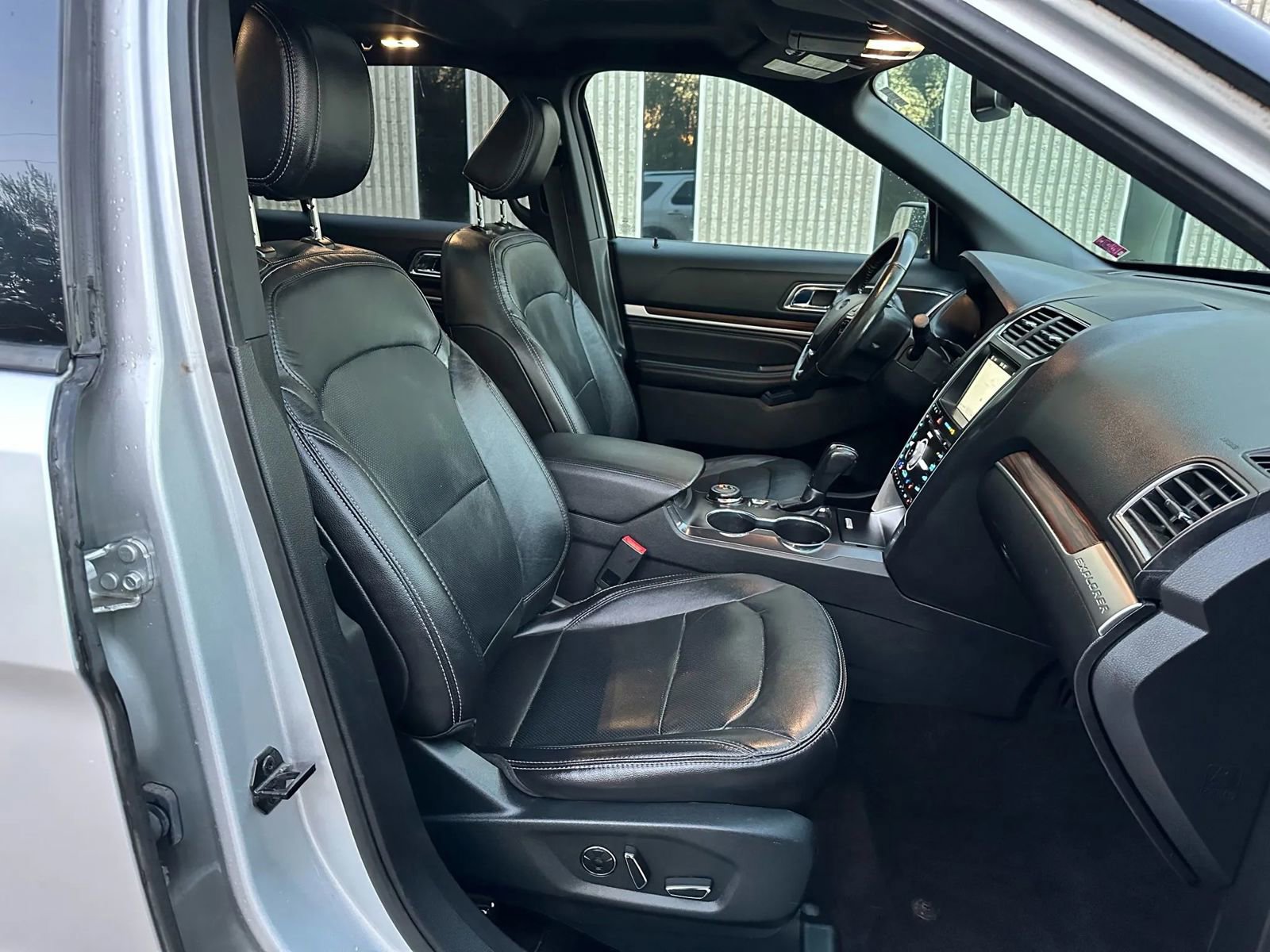 Used 2018 Ford Explorer Limited w/ Equipment Group 301A image 22