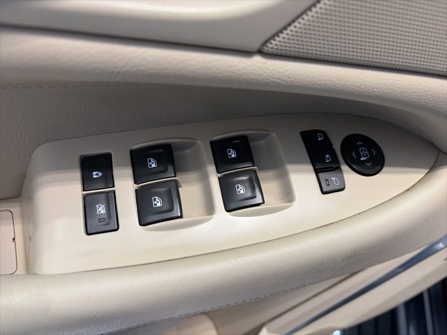 Used 2019 Cadillac Escalade Luxury w/ LPO, Radiant Package image 9
