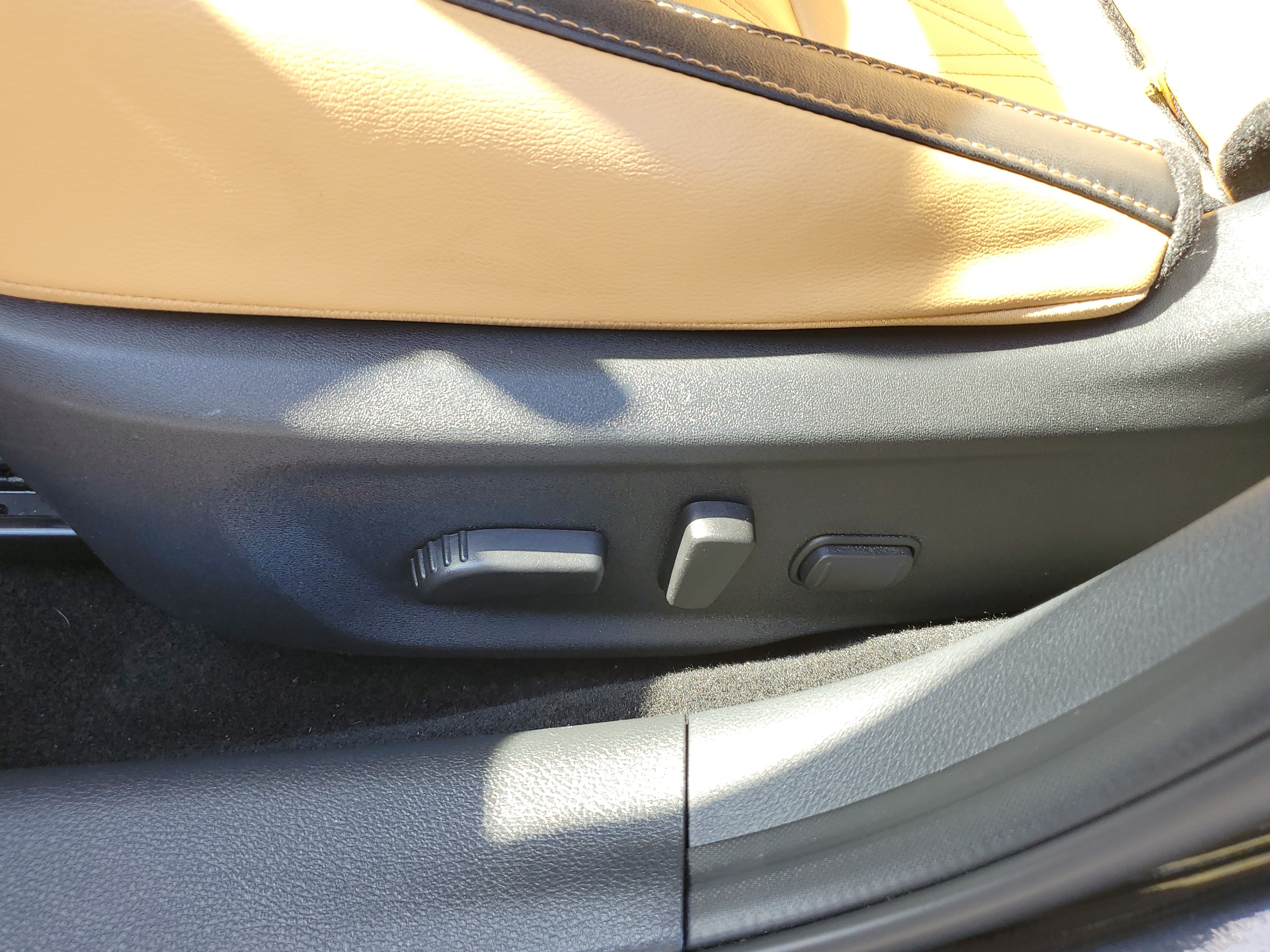 Used 2023 Nissan Sentra SV w/ SV Premium Package FWD image 11