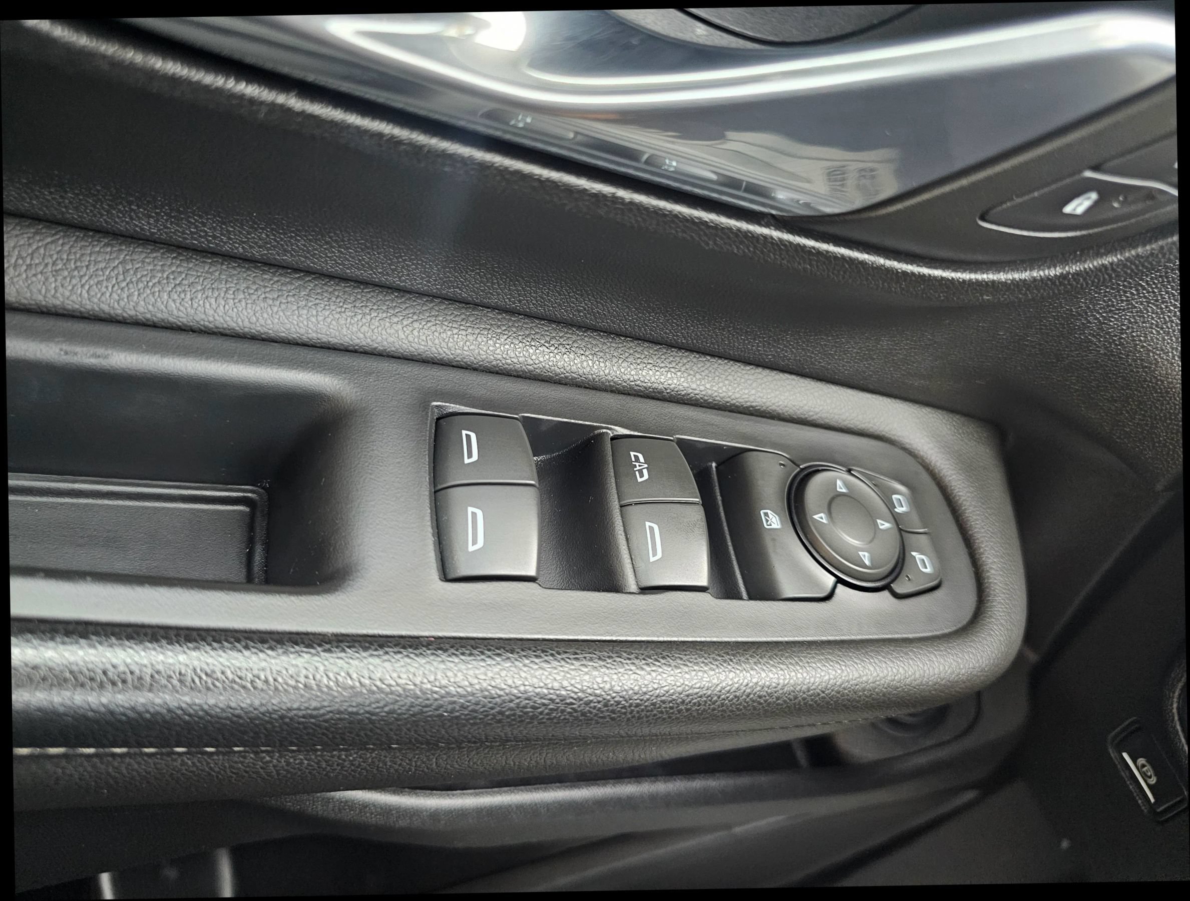 Used 2023 GMC Terrain SLT w/ Elevation Edition FWD image 21