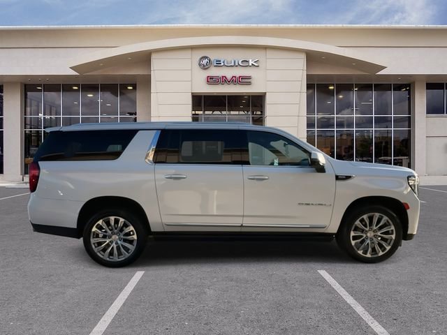 Used 2022 GMC Yukon XL Denali image 16