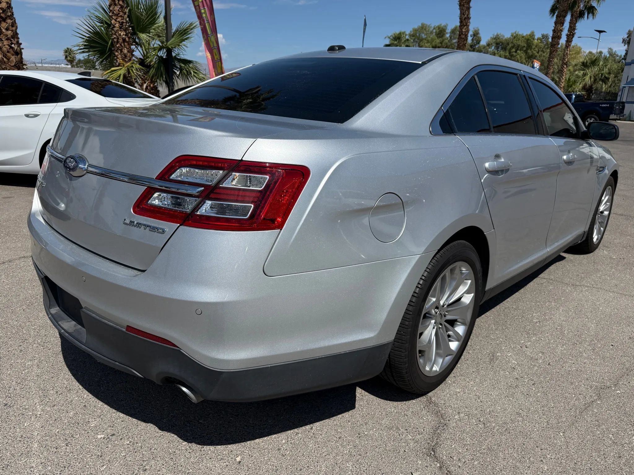 Used 2013 Ford Taurus Limited image 2