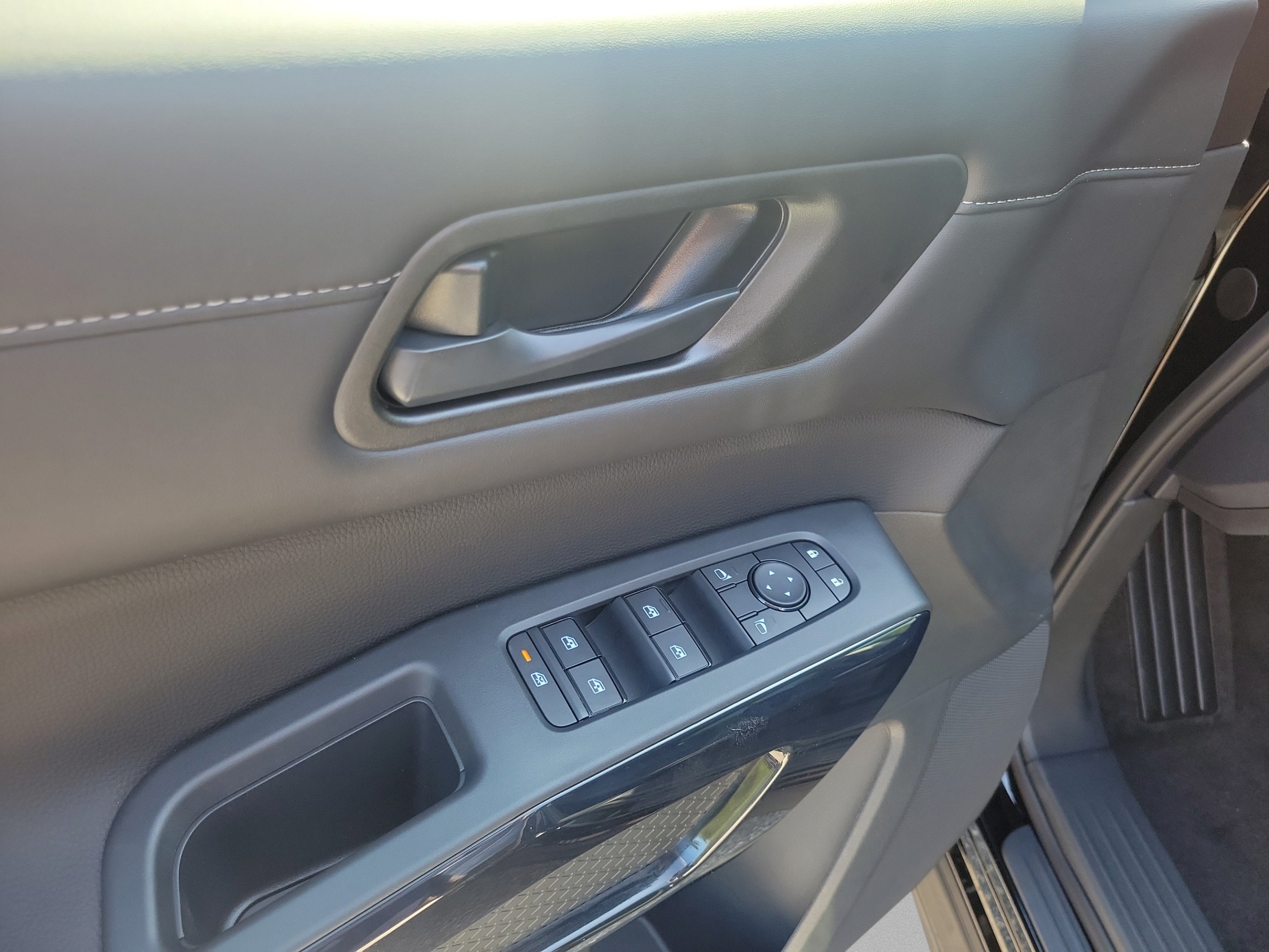 New 2026 Nissan Pathfinder SV FWD image 15