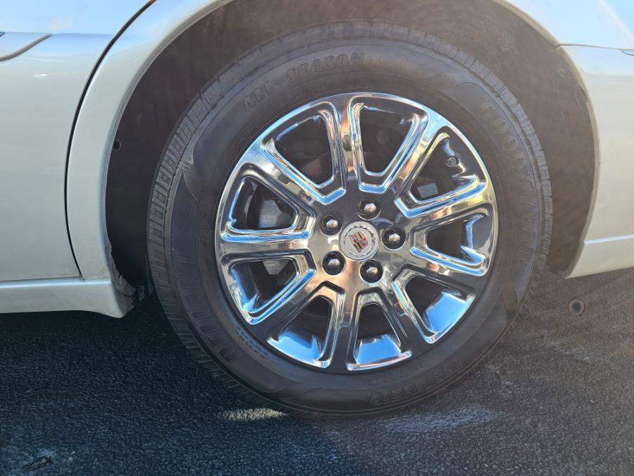 Used 2008 Cadillac DTS w/ Sun And Navigation Package FWD image 31