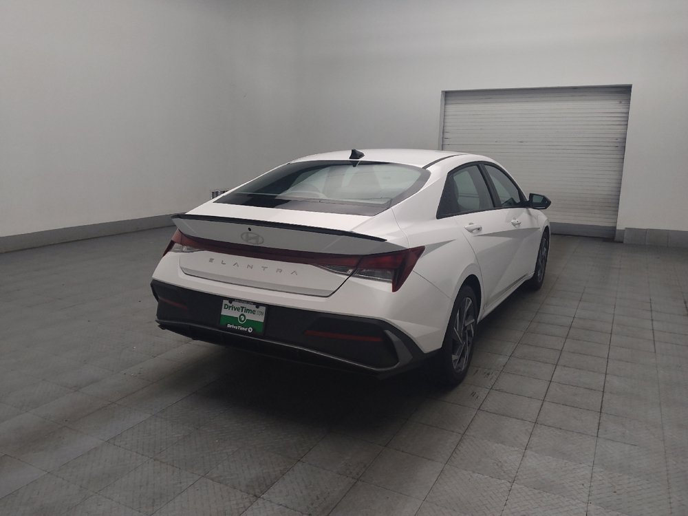 Used 2025 Hyundai Elantra Sport FWD image 9