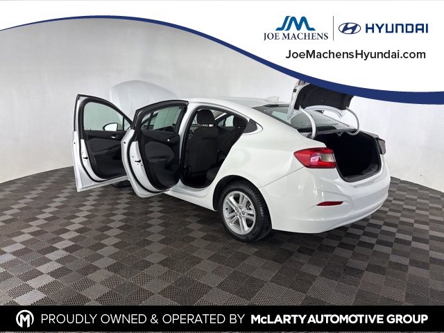 Used 2018 Chevrolet Cruze LT w/ Convenience Package image 18