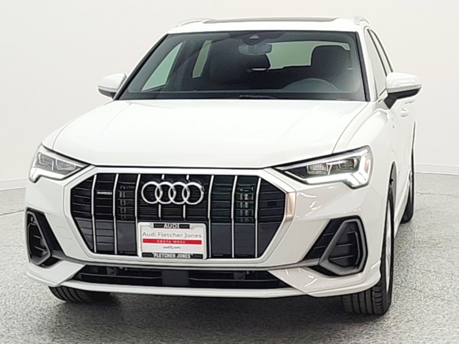 Used 2023 Audi Q3 2.0T Premium AWD/4WD image 2