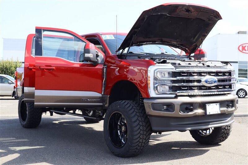 Used 2023 Ford F350 King Ranch w/ FX4 Off-Road Package AWD/4WD image 44
