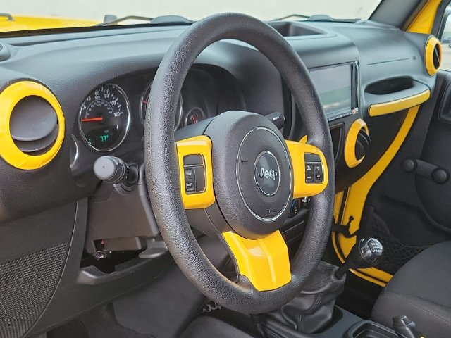 Used 2015 Jeep Wrangler Sport AWD/4WD image 7