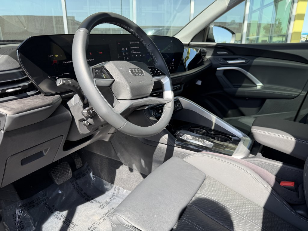 Used 2025 Audi Q5 Premium w/ Premium Plus AWD/4WD image 33