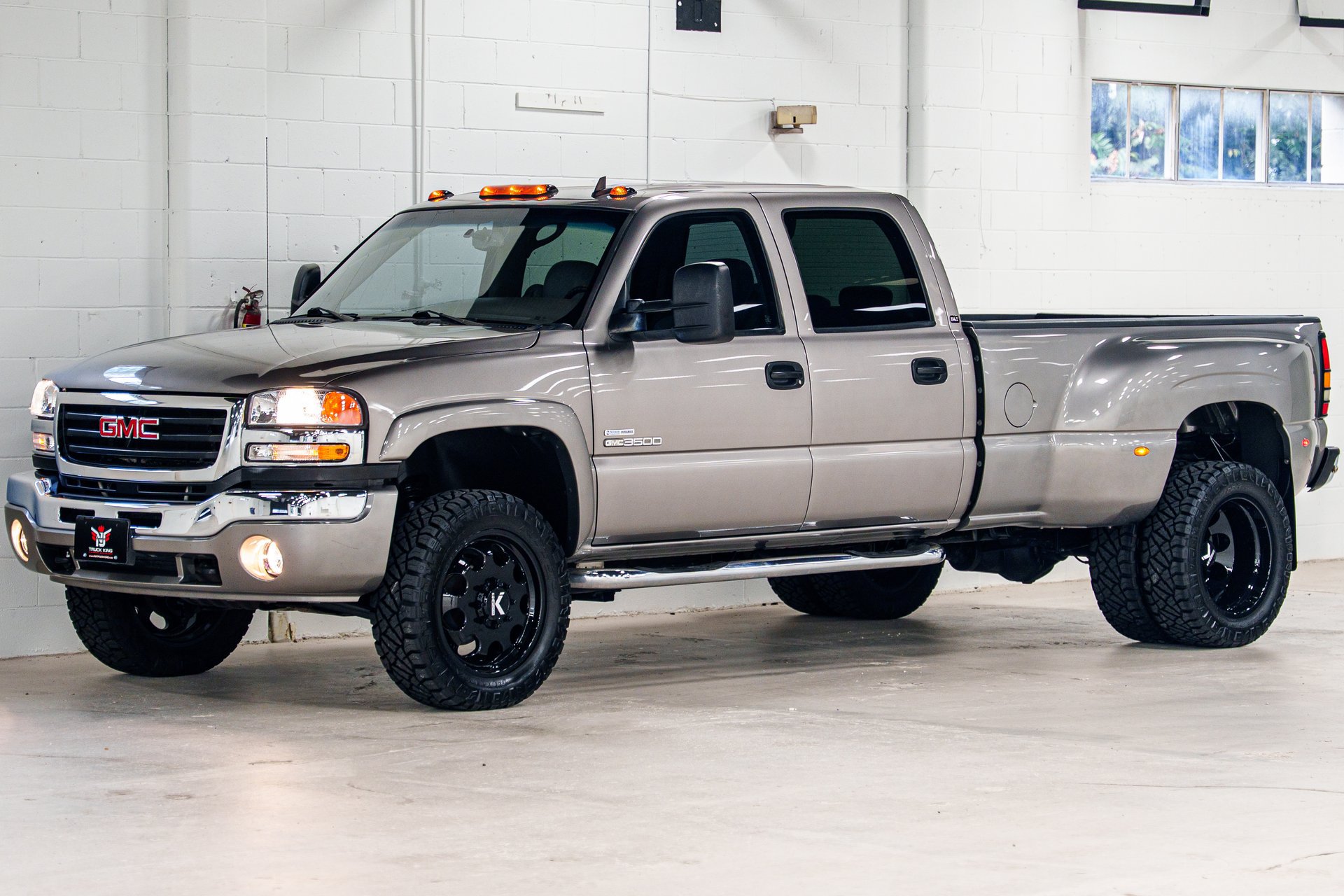 Used 2007 GMC Sierra 3500 SLT w/ Heavy-Duty Power Package AWD/4WD image 29