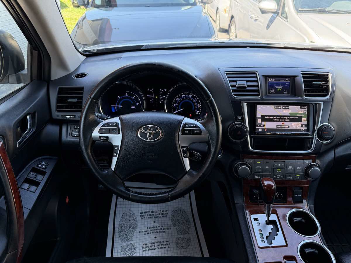 Used 2013 Toyota Highlander Limited AWD/4WD image 15